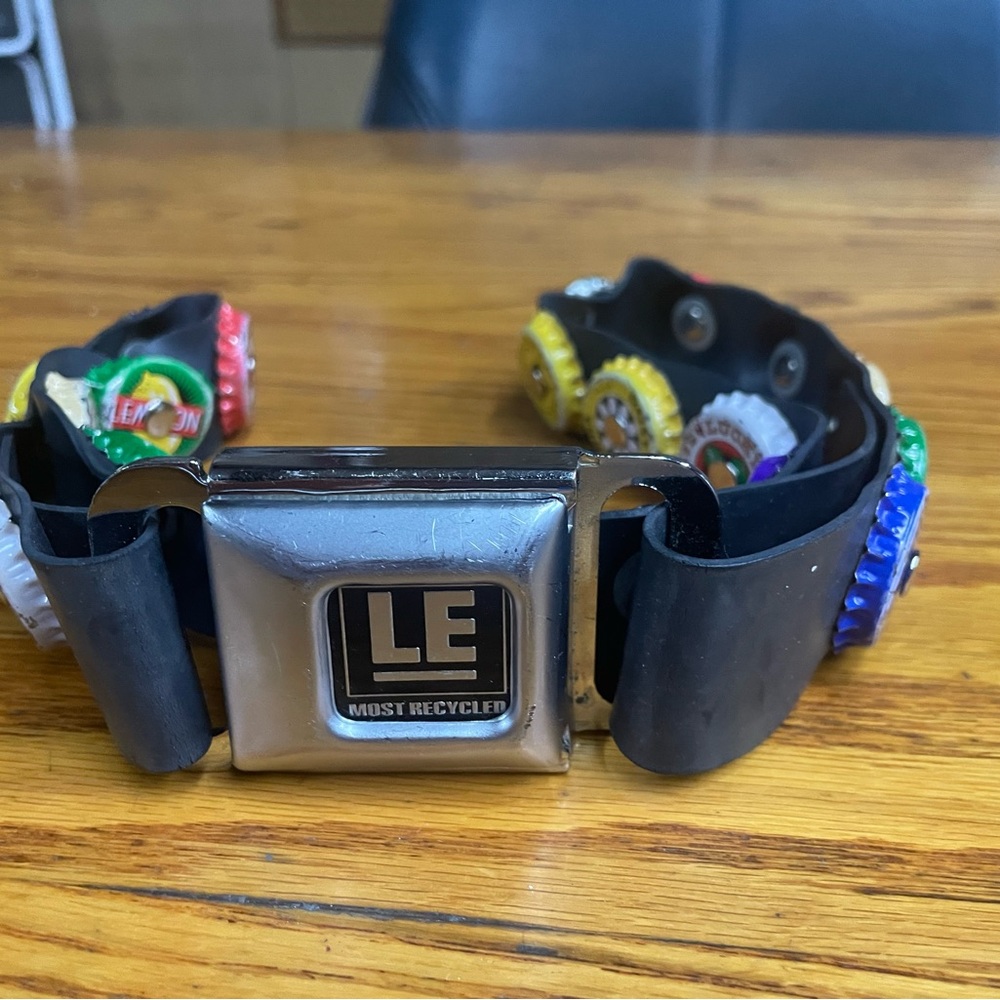 LE Bottle Cap belt